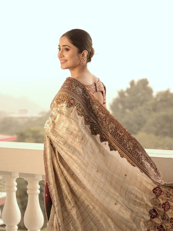 Step Into Wedding Season With Shivangi Joshi’s Timeless Saree Collection 977865