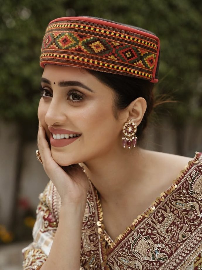 Step Into Wedding Season With Shivangi Joshi’s Timeless Saree Collection 977863