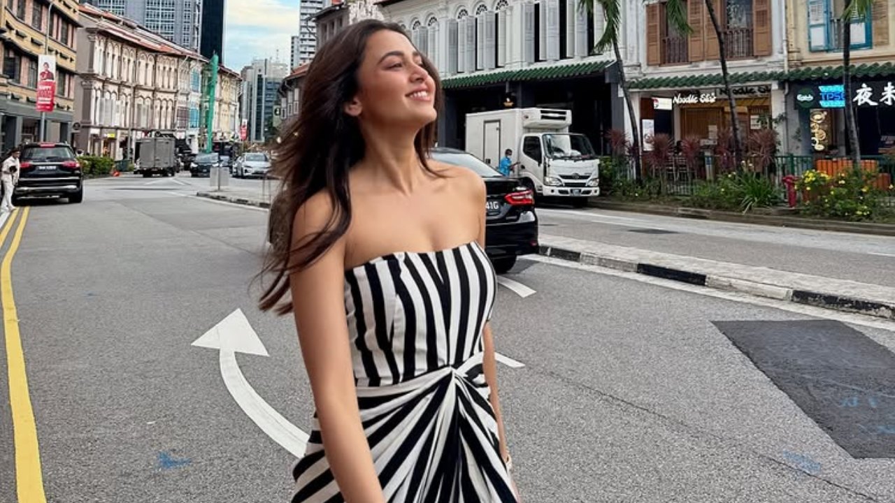 Tejasswi Prakash Steps Out in Effortless Monochrome Elegance 977989