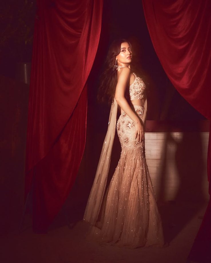 Tejasswi Prakash: The Golden Goddess Who Lit Up the Night 975483