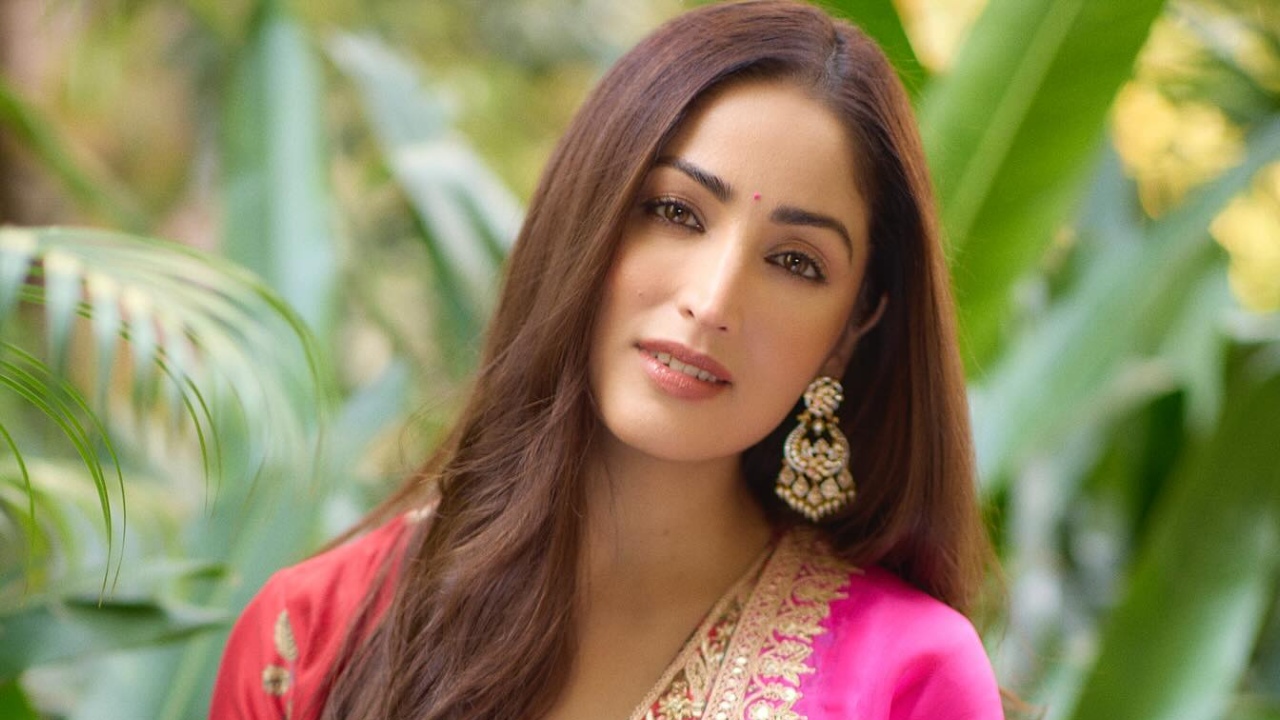 Yami Gautam Radiates Grace in Vibrant Pink Ensemble 976249