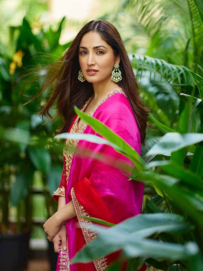 Yami Gautam Radiates Grace in Vibrant Pink Ensemble 976251