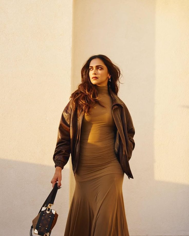 A Sunset Power Move by Deepika Padukone 979619