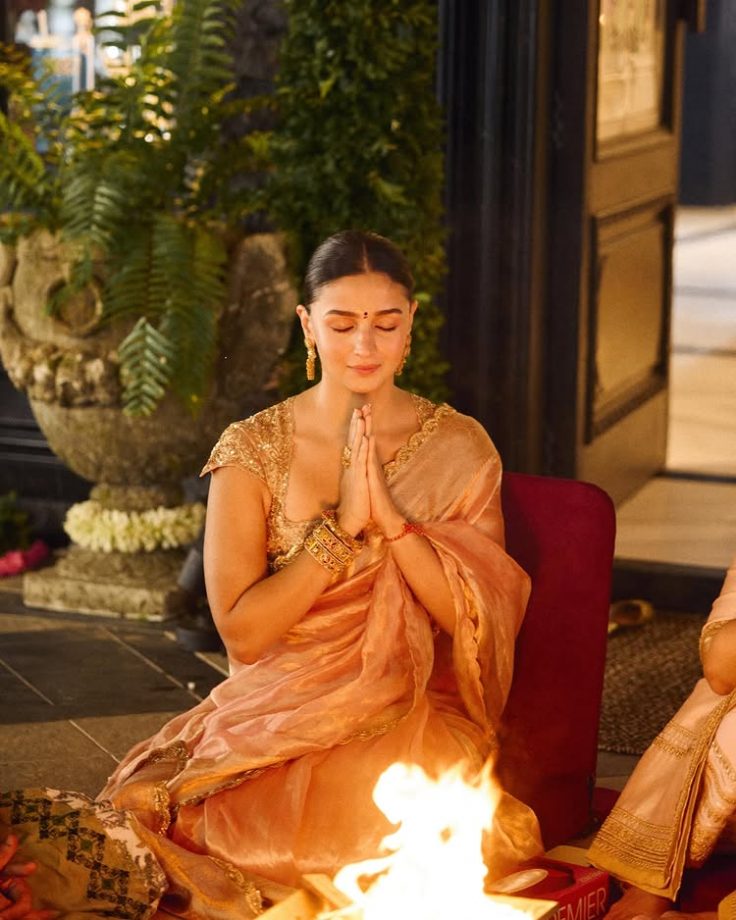 Alia Bhatt Shares Heartwarming November Photo Dump Filled With Family Moments 978655