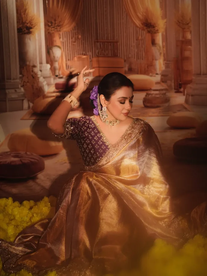 Anupamaa Actress Rupali Ganguly Embraces Grace In Metallic Gold Saree - See Pics 979762