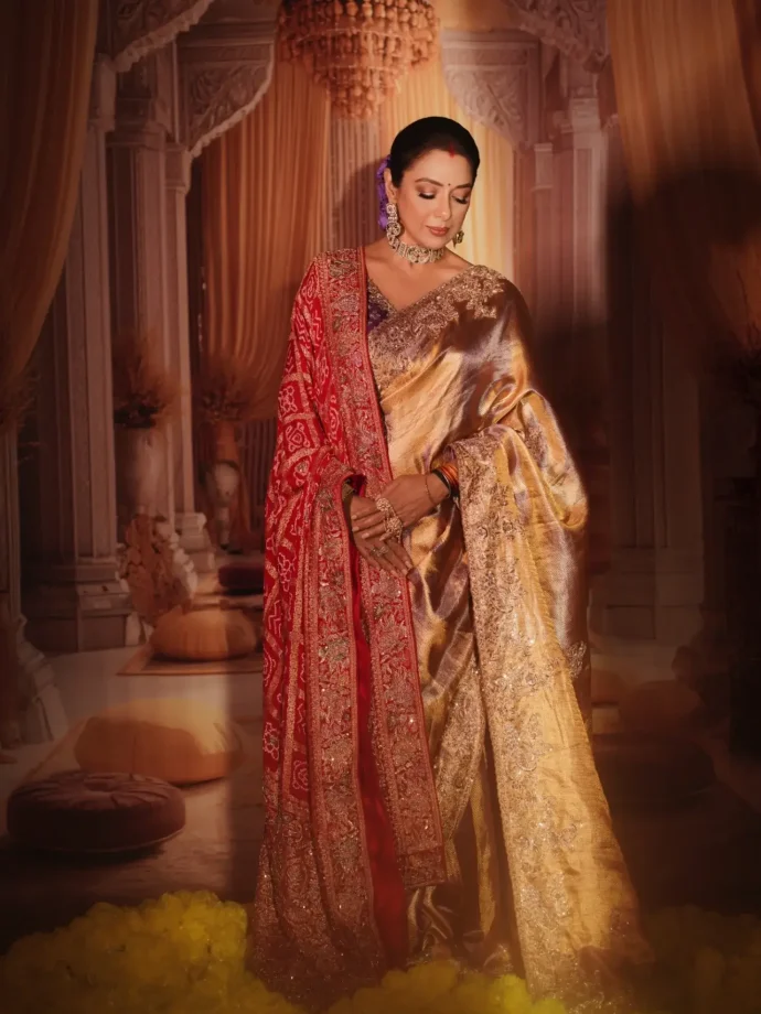 Anupamaa Actress Rupali Ganguly Embraces Grace In Metallic Gold Saree - See Pics 979764