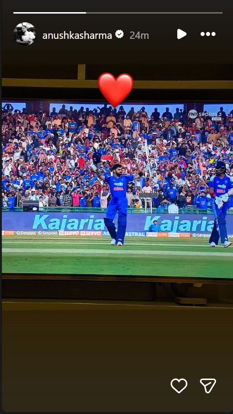 Anushka Sharma goes all cheers for Virat Kohli’s 53rd ODI century 978470