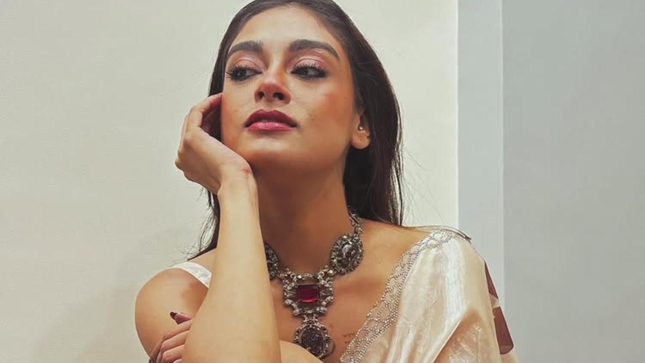 Bibriti Chatterjee Serves Understated Glamour in a Soft, Dreamy Saree Look