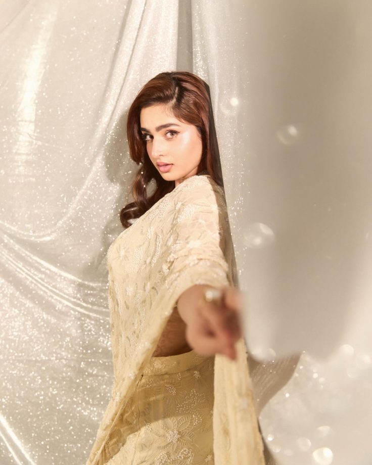 Ayesha Khan’s Ivory Saree Moment 980266