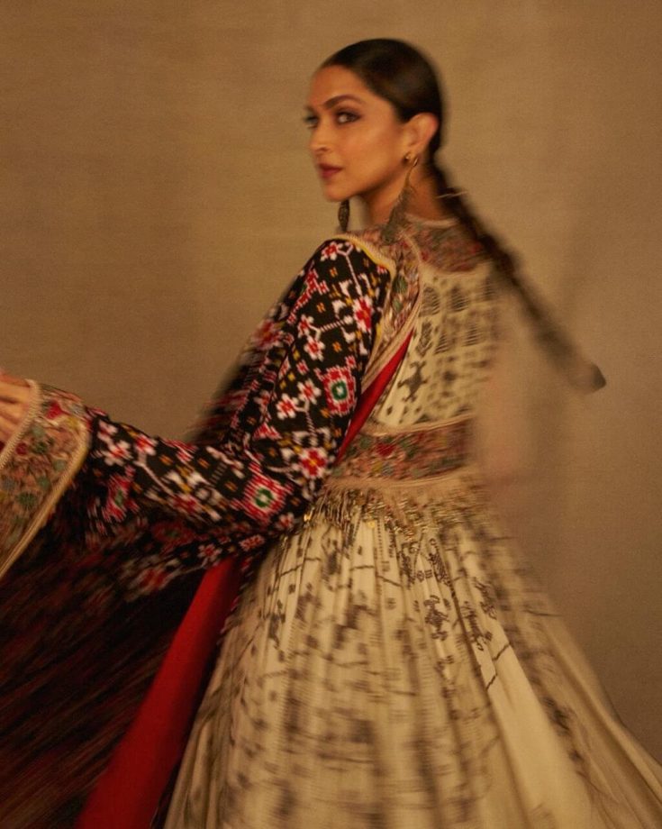 Deepika Padukone Glows in Handwoven Beauty 978829