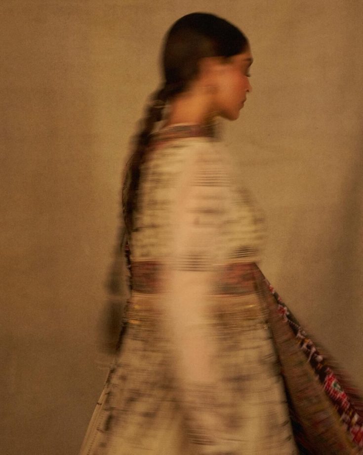 Deepika Padukone Glows in Handwoven Beauty 978831