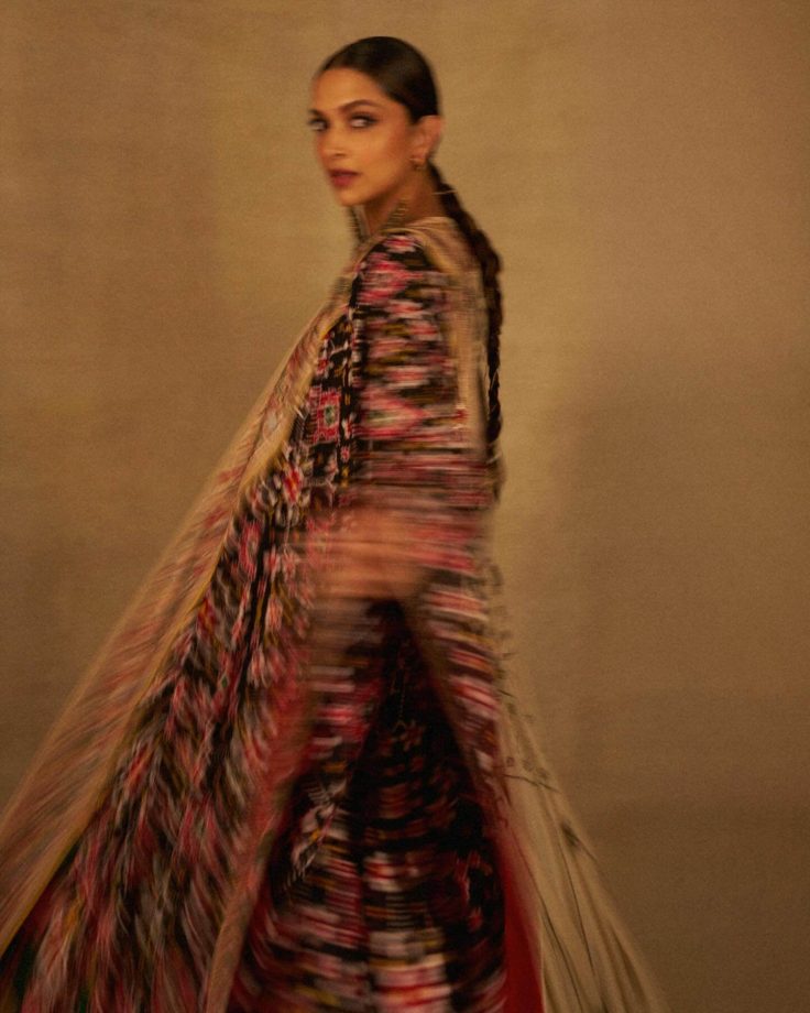 Deepika Padukone Glows in Handwoven Beauty 978832
