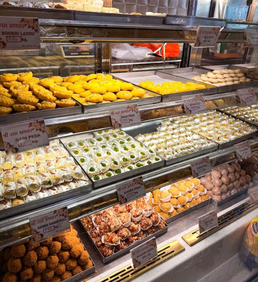 Inside Sara Tendulkar's 36 Hours In Varanasi: Enjoying Chaat To Beautiful Places 978752