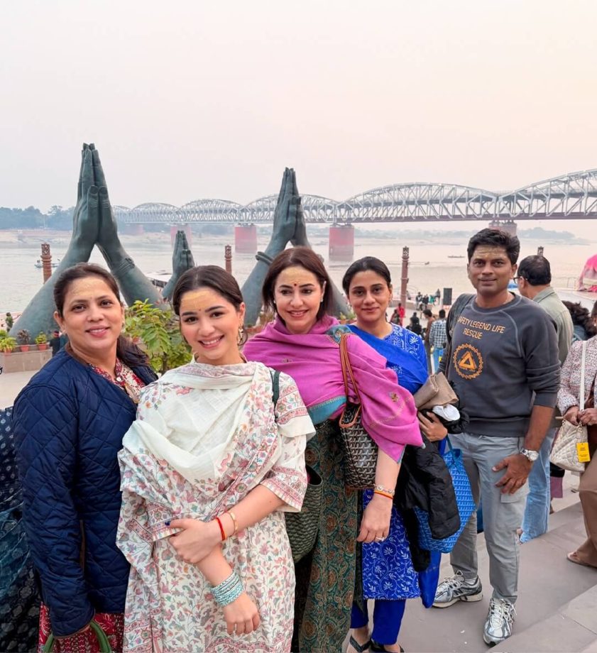 Inside Sara Tendulkar's 36 Hours In Varanasi: Enjoying Chaat To Beautiful Places 978751