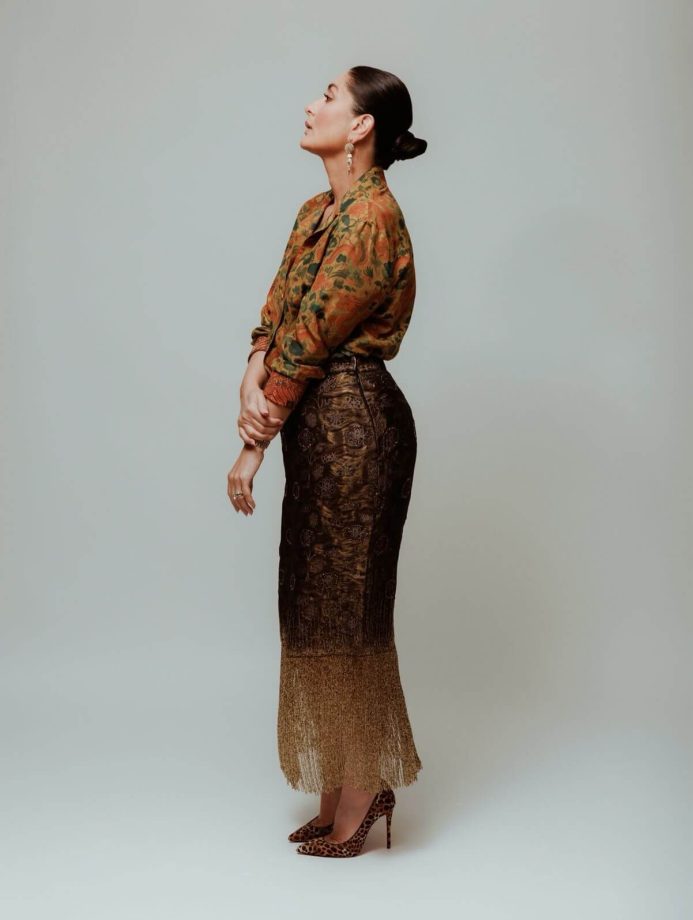 Kareena Kapoor Khan Makes Mixing and Matching Look Glamorous 978785