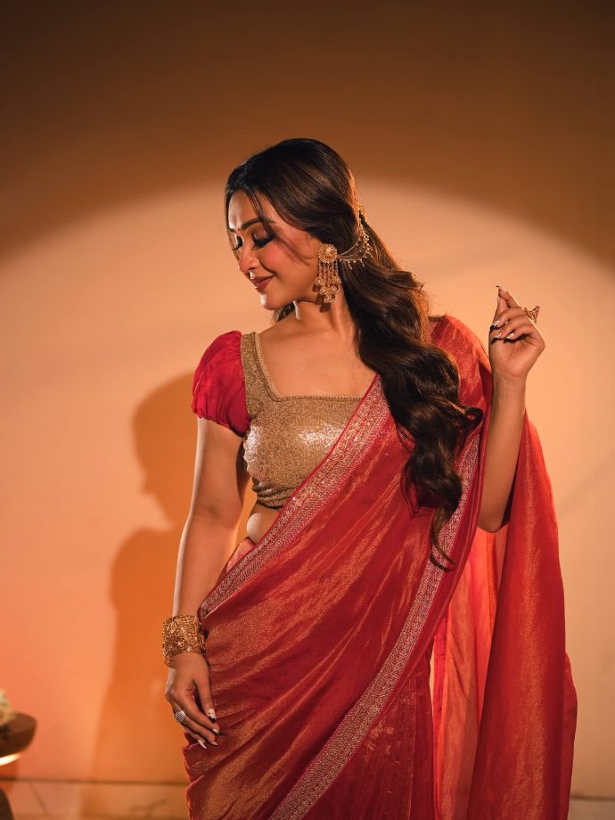 Koushani Mukherjee’s Elegant Traditional Look 980438