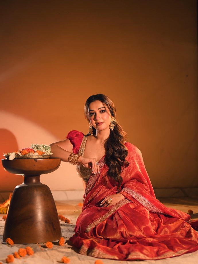 Koushani Mukherjee’s Elegant Traditional Look 980439