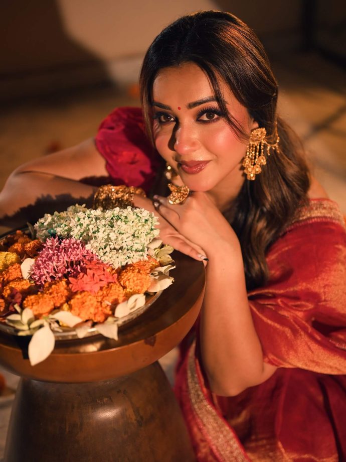 Koushani Mukherjee’s Elegant Traditional Look 980440