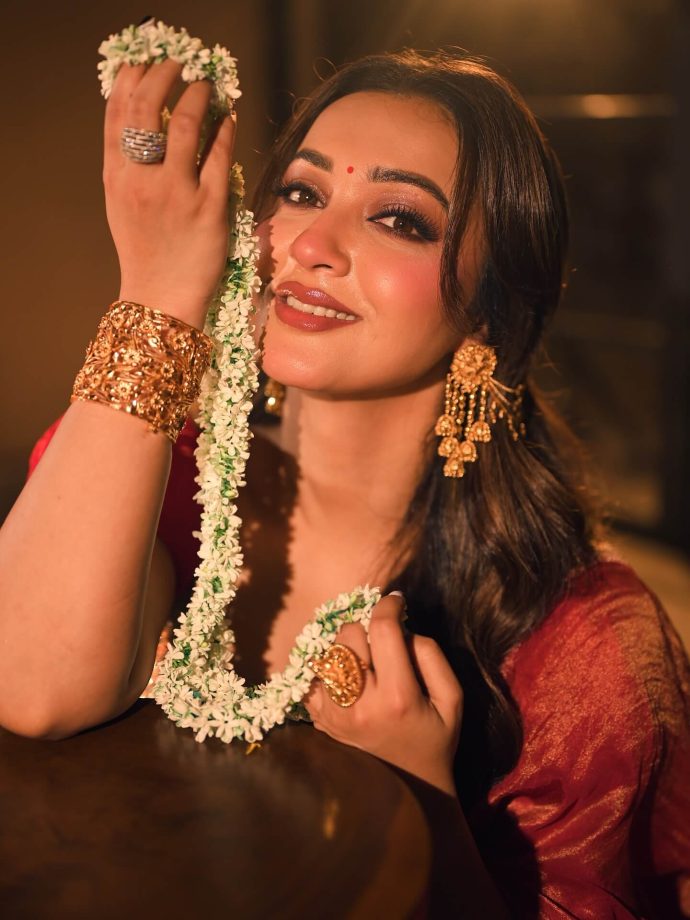 Koushani Mukherjee’s Elegant Traditional Look 980430