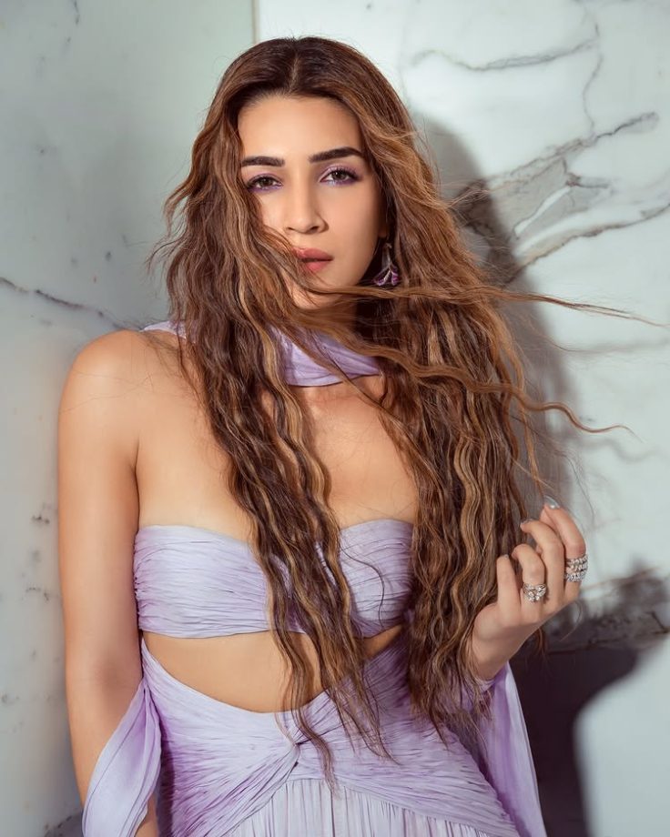 Kriti Sanon Embraces Soft Glamour With a Dreamy Lavender Ensemble 981190
