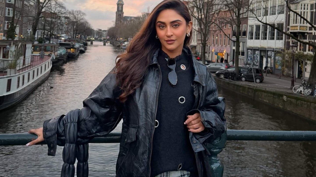 Krystle Dsouza’s Chic Winter Style in Amsterdam 980279