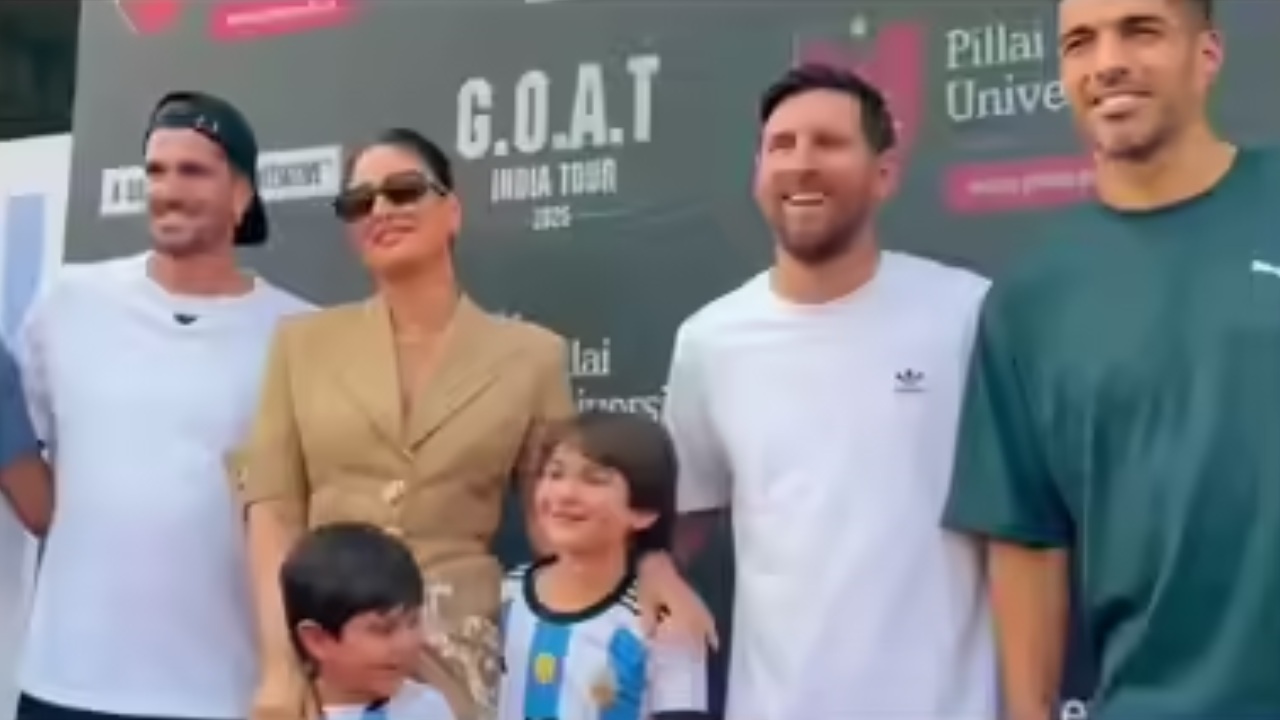 Looks like Poo (Kareena Kapoor) is everyone’s favourite—Messi’s too [Video] 980063