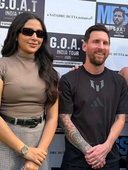 Messi Mess In Kolkata: Is the mud-throw on Subhashree Ganguly justified? 980052