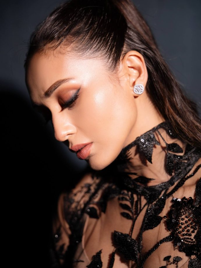 Mimi Chakraborty Serves Bold Drama in All-Black Couture 978872