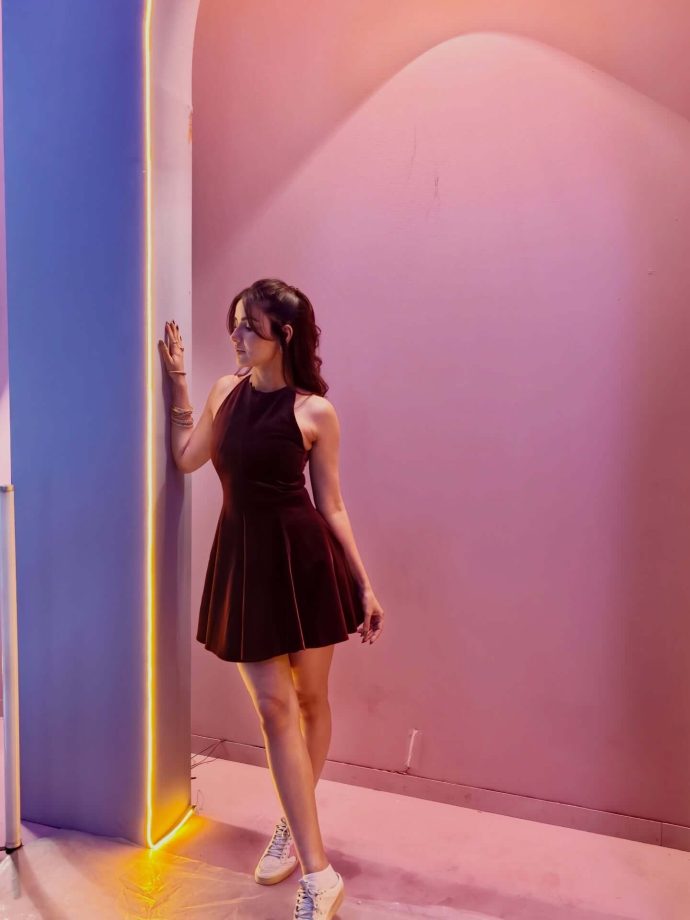 Mini-Dress Magic! Jasmin Bhasin's Chic Outfit You Must Try This Season 978615
