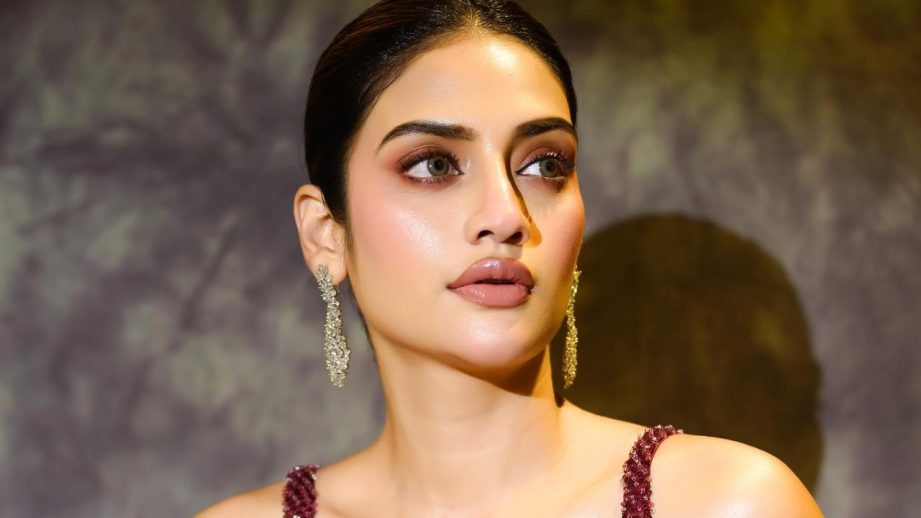 Nusrat Jahan Sparkles in a Wine-Toned Glam Look 978875