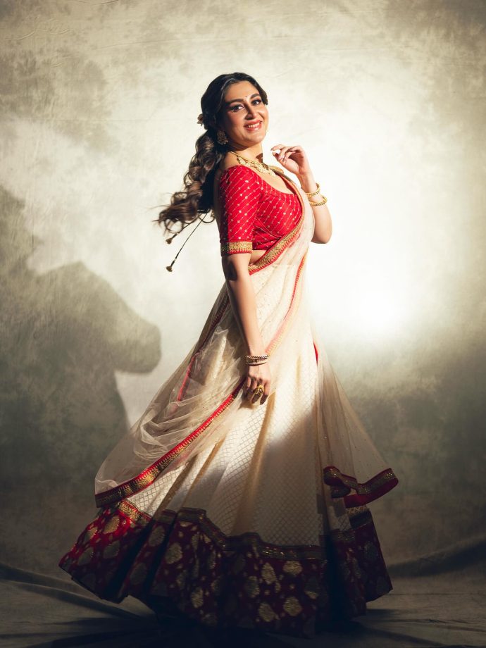 Oindrila Sen’s Classic Festive Saree Look 980444