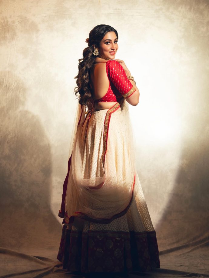 Oindrila Sen’s Classic Festive Saree Look 980448