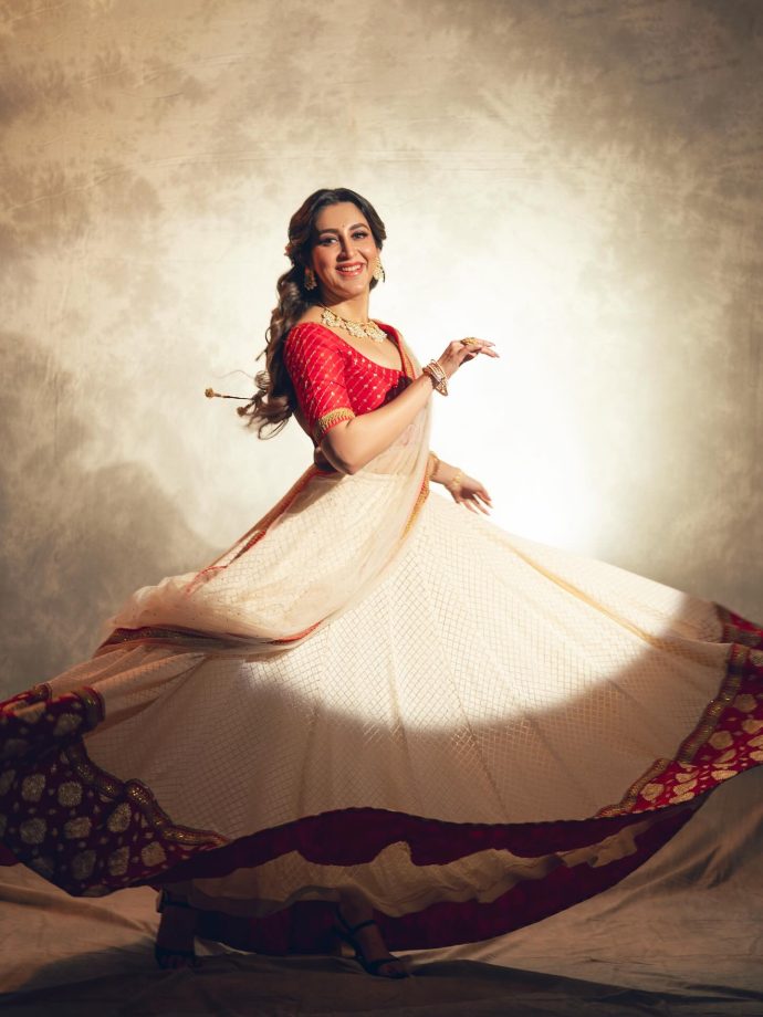 Oindrila Sen’s Classic Festive Saree Look 980450