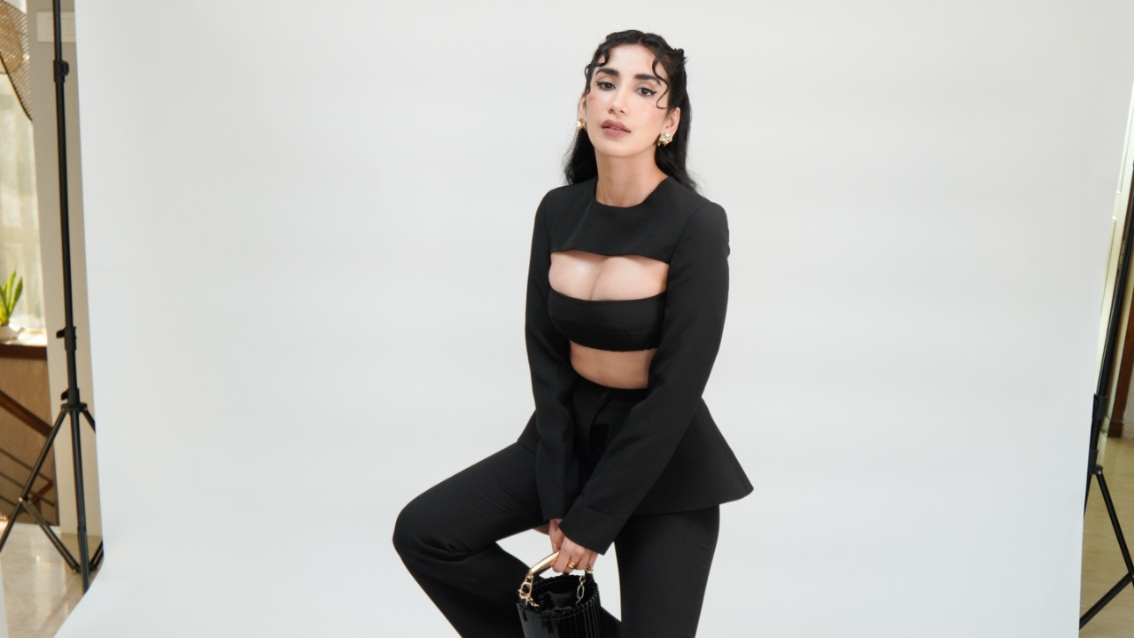 Parul Gulati Owns Modern Power Style in Black 980293