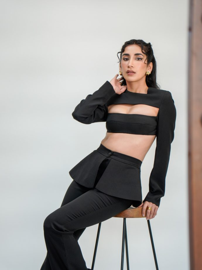 Parul Gulati Owns Modern Power Style in Black 980288
