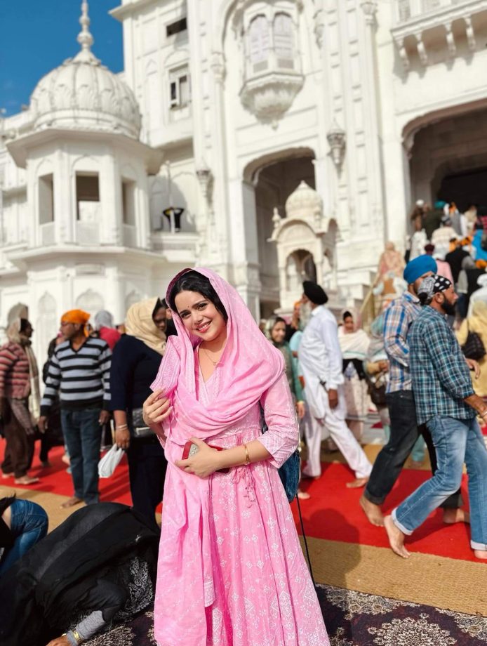 Pavitra Rishta Fame Shruti Kanwar Visits Golden Temple With Newborn & Husband, Calls It A Dream Come True 978580