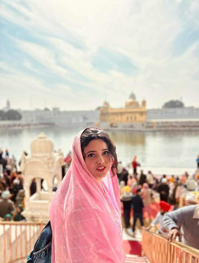 Pavitra Rishta Fame Shruti Kanwar Visits Golden Temple With Newborn & Husband, Calls It A Dream Come True 978581