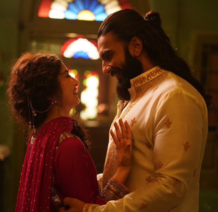 Sara Arjun Feels Honoured To Mark Her Bollywood Debut Alongside Ranveer Singh, Calls Him Limitless 979193