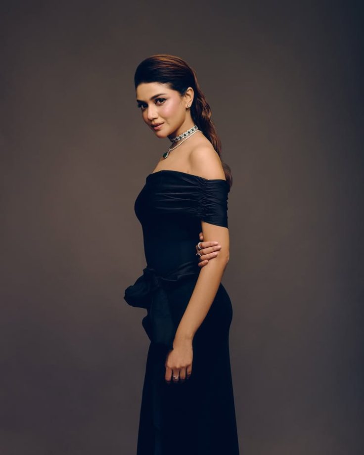 Sauraseni Maitra Channels Old-Hollywood Dreaminess in Modern Couture 979577