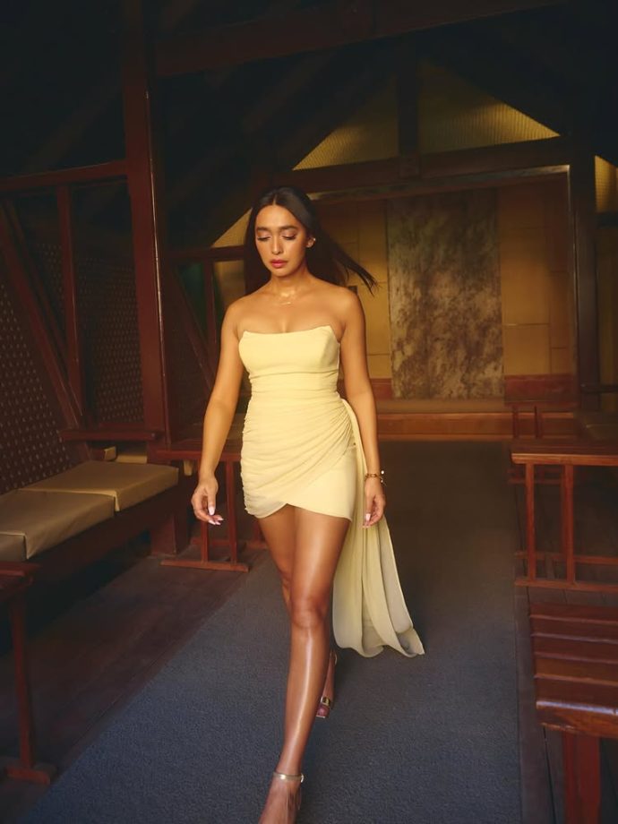 Sayani Gupta Keeps It Effortlessly Chic With Modern Elegance 981171