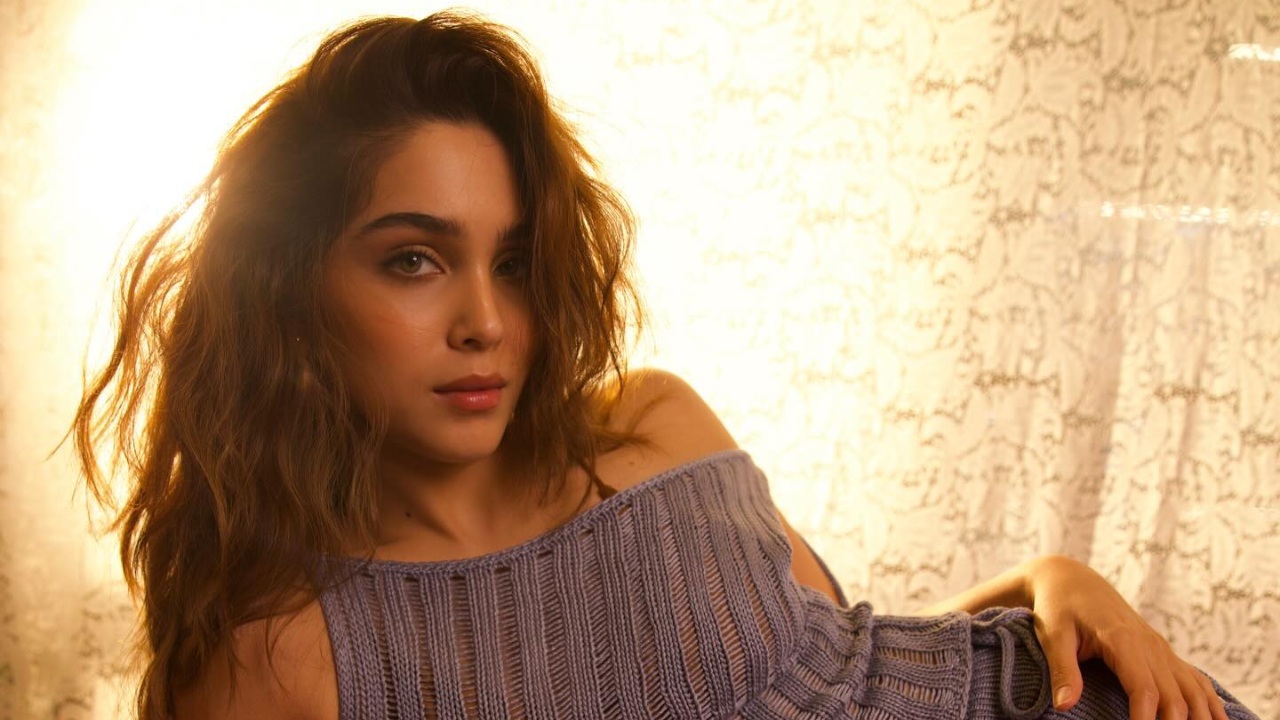 Sharvari Wagh Goes Soft, Stylish, and Strong 980331