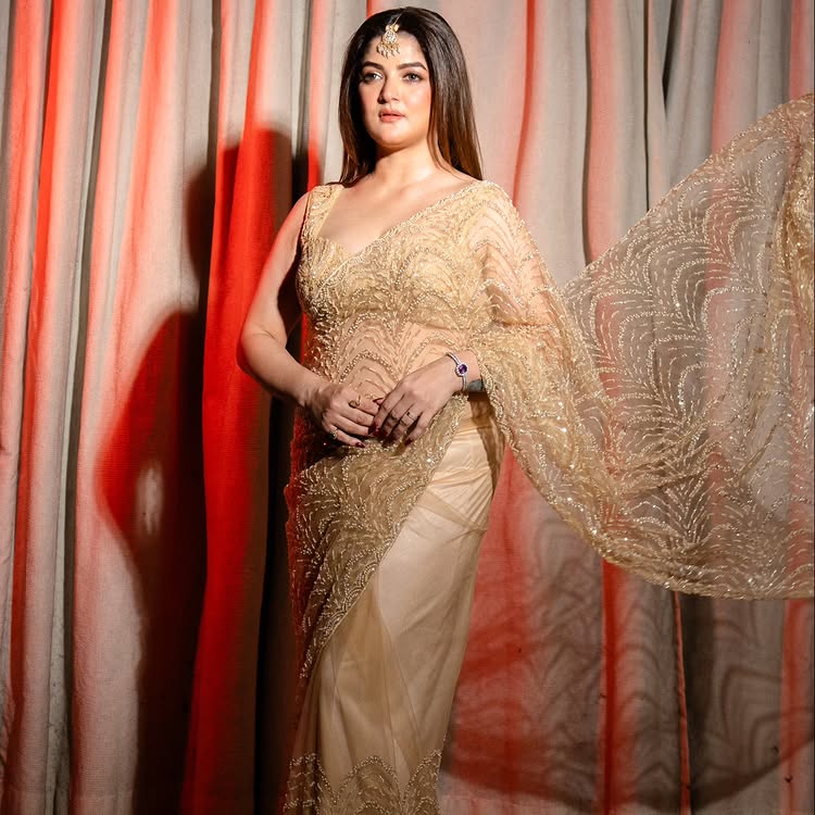 Srabanti Chatterjee Looks Effortlessly Elegant in a Soft Golden Saree 981152