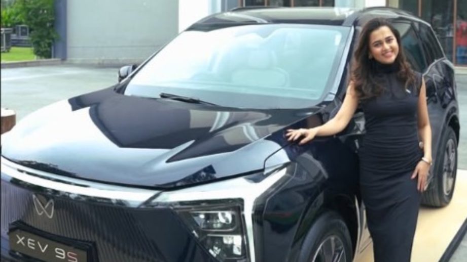 Tejasswi Prakash Buys New Car, Adds Electric SUV In Her Collection 978442