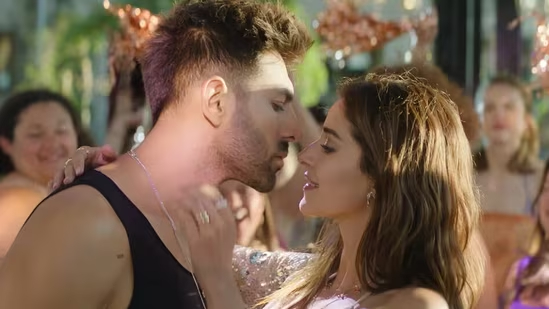 Tu Meri Main Tera Main Tera Tu Meri Review: A Ray-Rumi-esque love that gets sweet in heart 980920