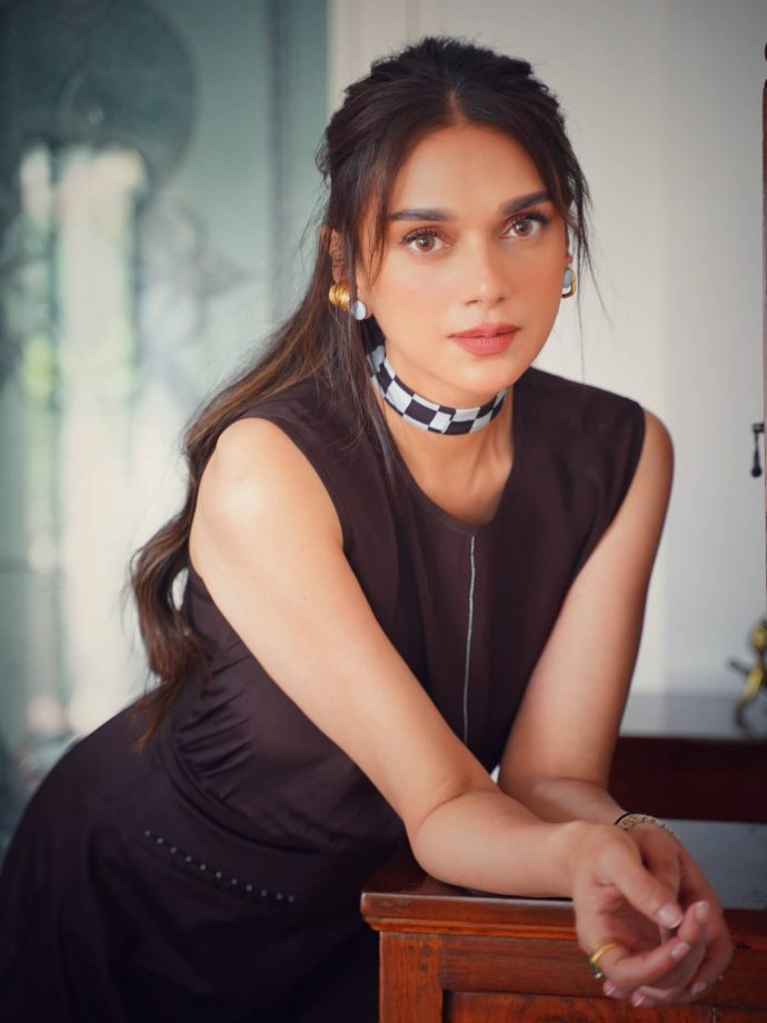 Aditi Rao Hydari Keeps It Elegant and Unusual in a Monochrome Statement Outfit 982677