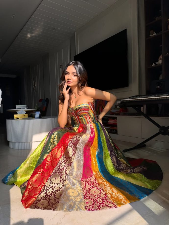 Anushka Sen Looks Radiant in a Colourful Outfit That Celebrates Indian Spirit 985309