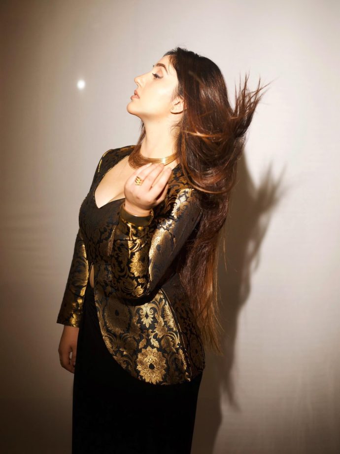 Ashnoor Kaur Sets a New Tone for Young Fashion Icons 981796