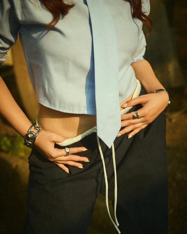 Ayesha Khan Turns Heads With a Cool and Confident Street-Style Look 985281