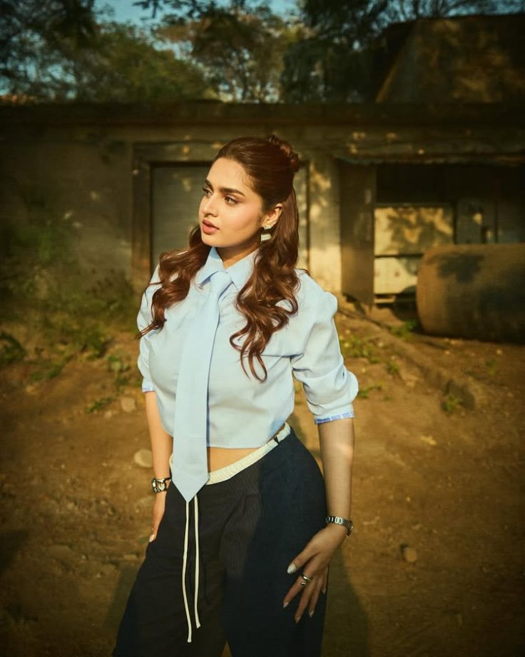 Ayesha Khan Turns Heads With a Cool and Confident Street-Style Look 985276