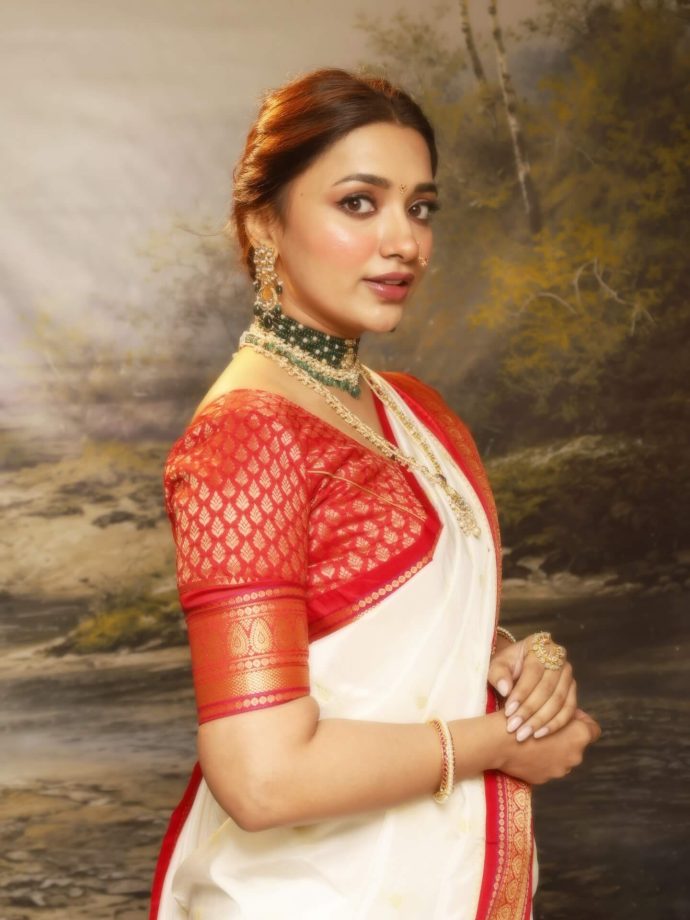 Decoding Bigg Boss OTT 2 Fame Jiya Shankar's Maharashtrian Look In Red-White Saree - See Pics 983239